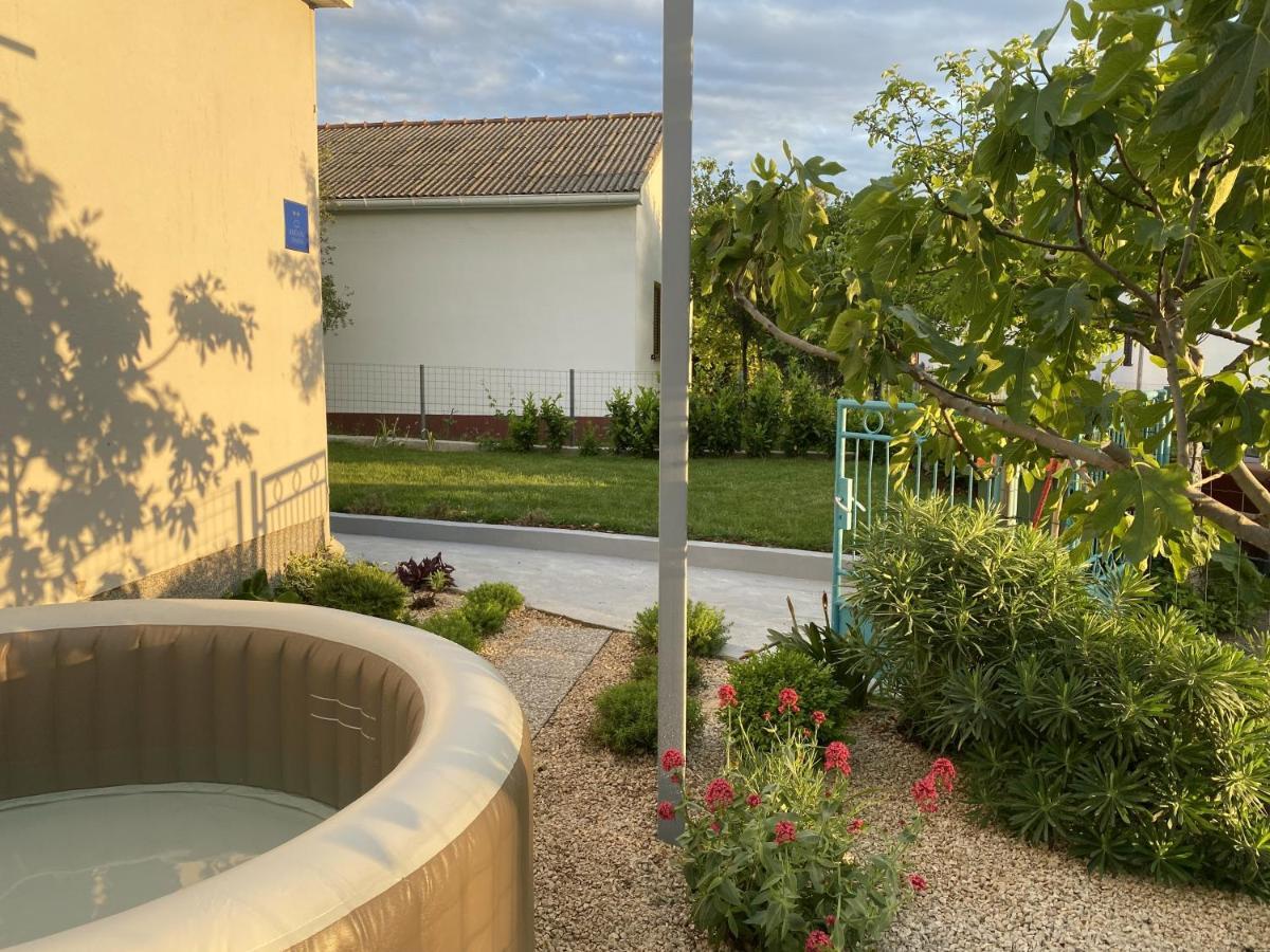 Seline Summer Home Exterior foto